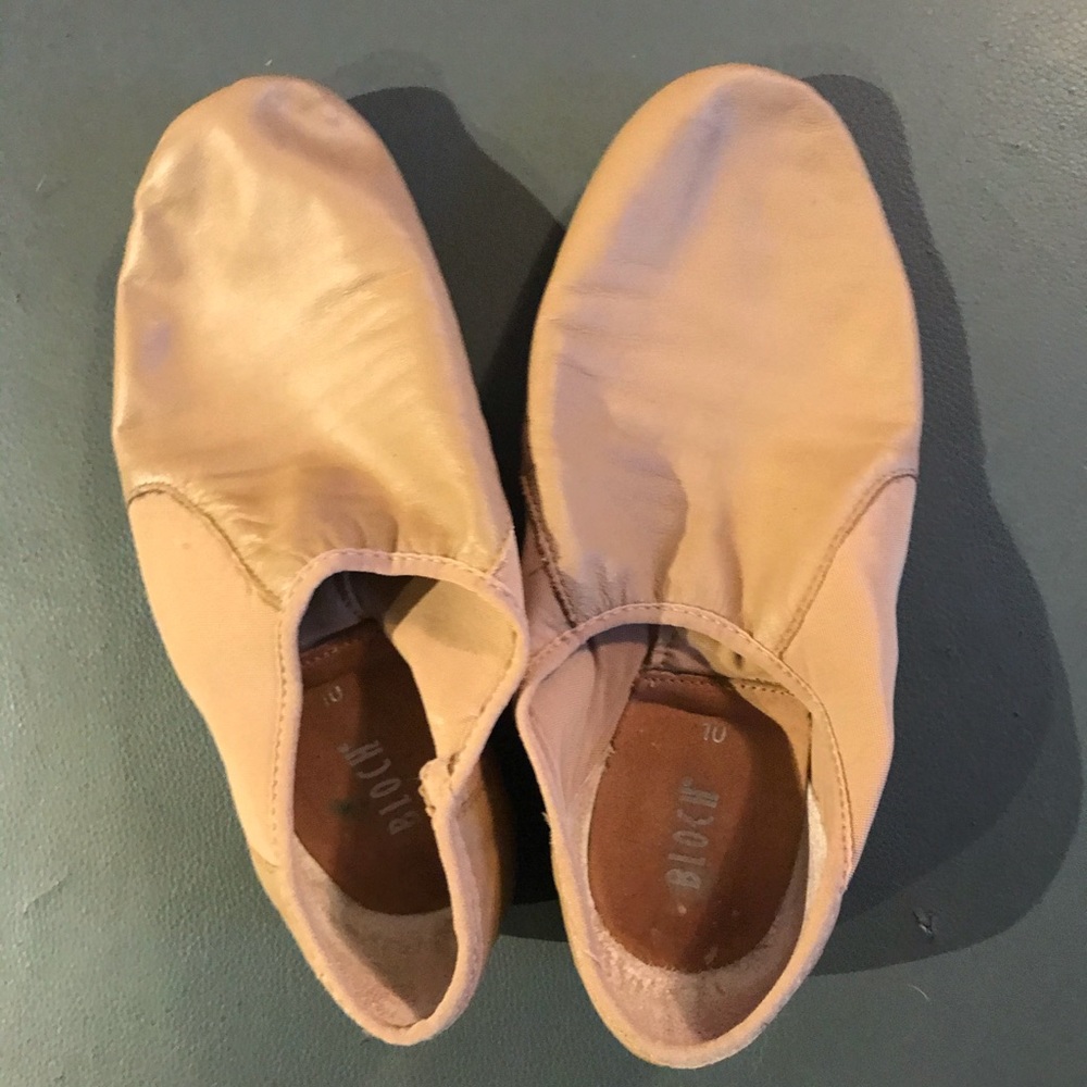 Dance shoes
